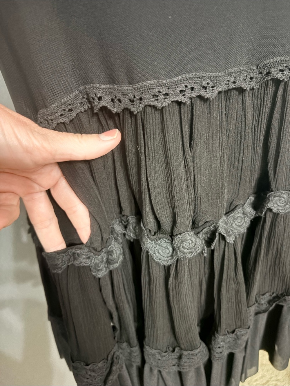 L.A.M.B. Silk Black Sleeveless Tiered Ruffle Mini Dress size Medium #1189 - Picture 8 of 9